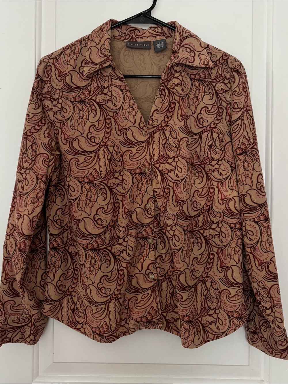 Relativity corduroy button down shirt Medium 100% cotton bold paisley print
